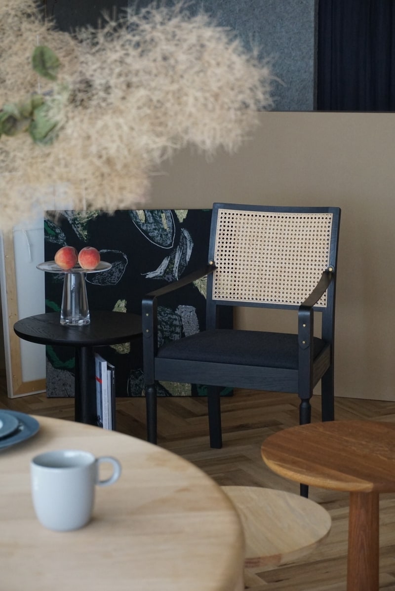 Tou Arm Chair / Oak Black