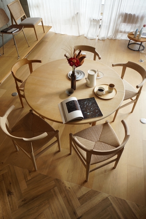 PP70 φ126 Table / Oak Soap