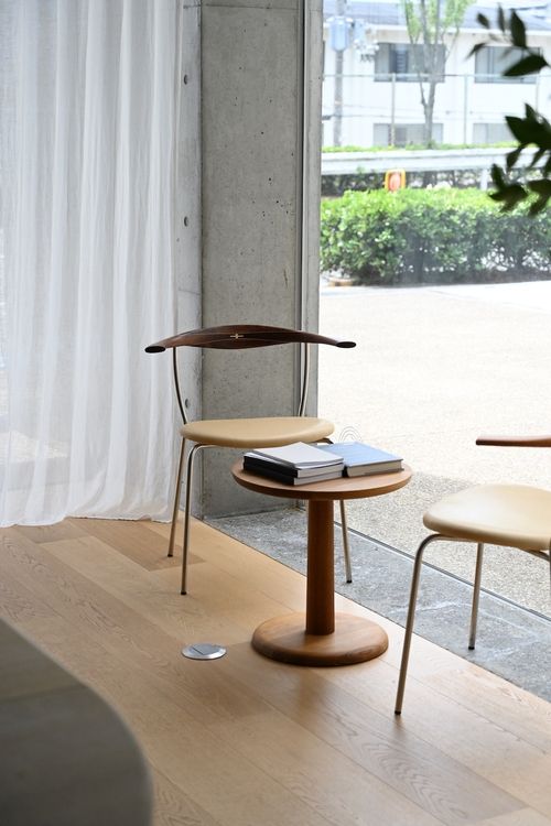 PP701 / Walnut Oil (Seat:Vacona sahara)