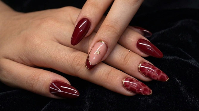 burgundy nails