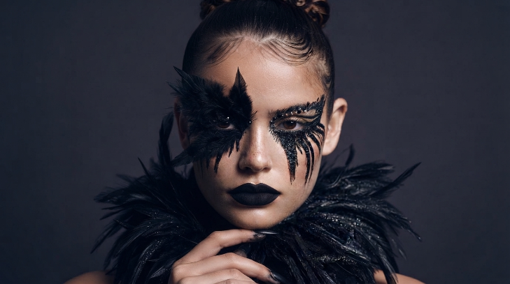 Swan noir halloween make up ideas