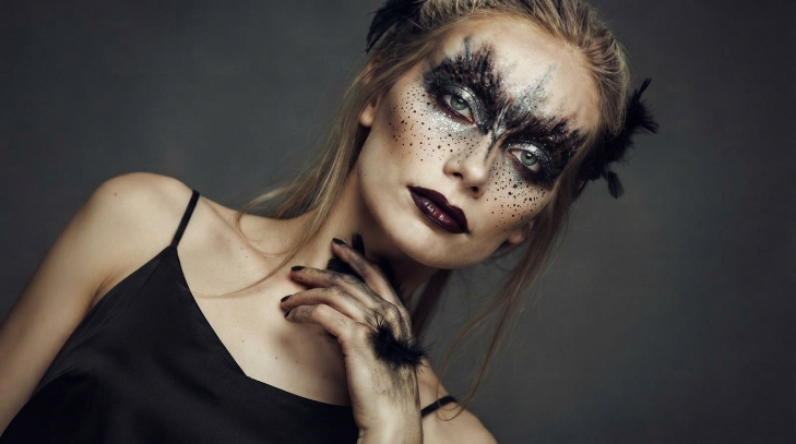 Swan noir halloween make up ideas