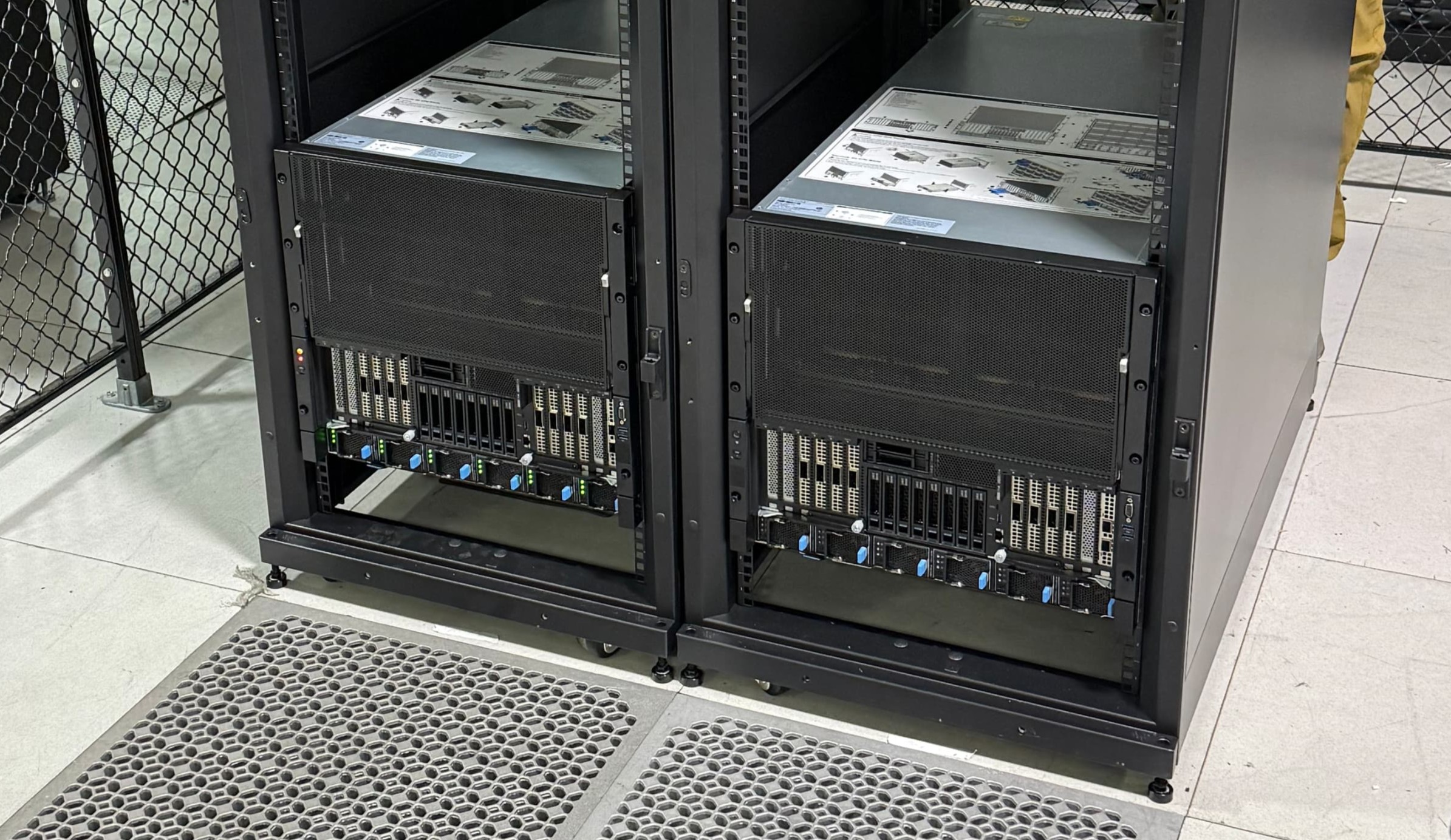 Arc Compute helped deliver 2x Aivres-builtLynx's B200 infrastructure deployed in their Secaucus-based colocation facility.