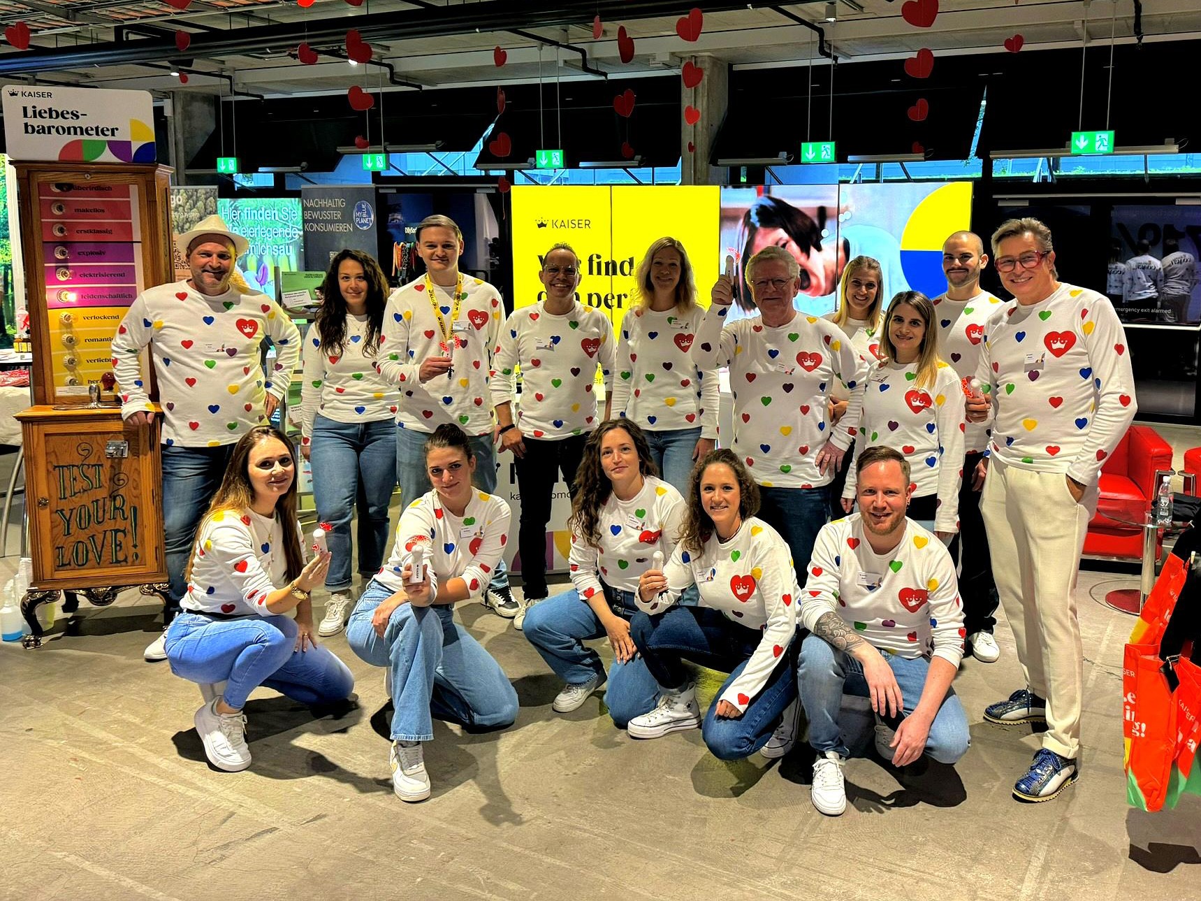 Kaiser-Team in Herzchen-Longsleeves