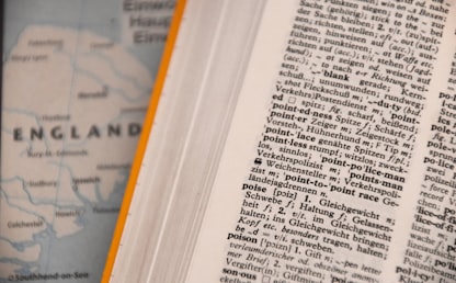 Apprenant suivant un cours d'anglais en visio avec son formateur Clic Campus