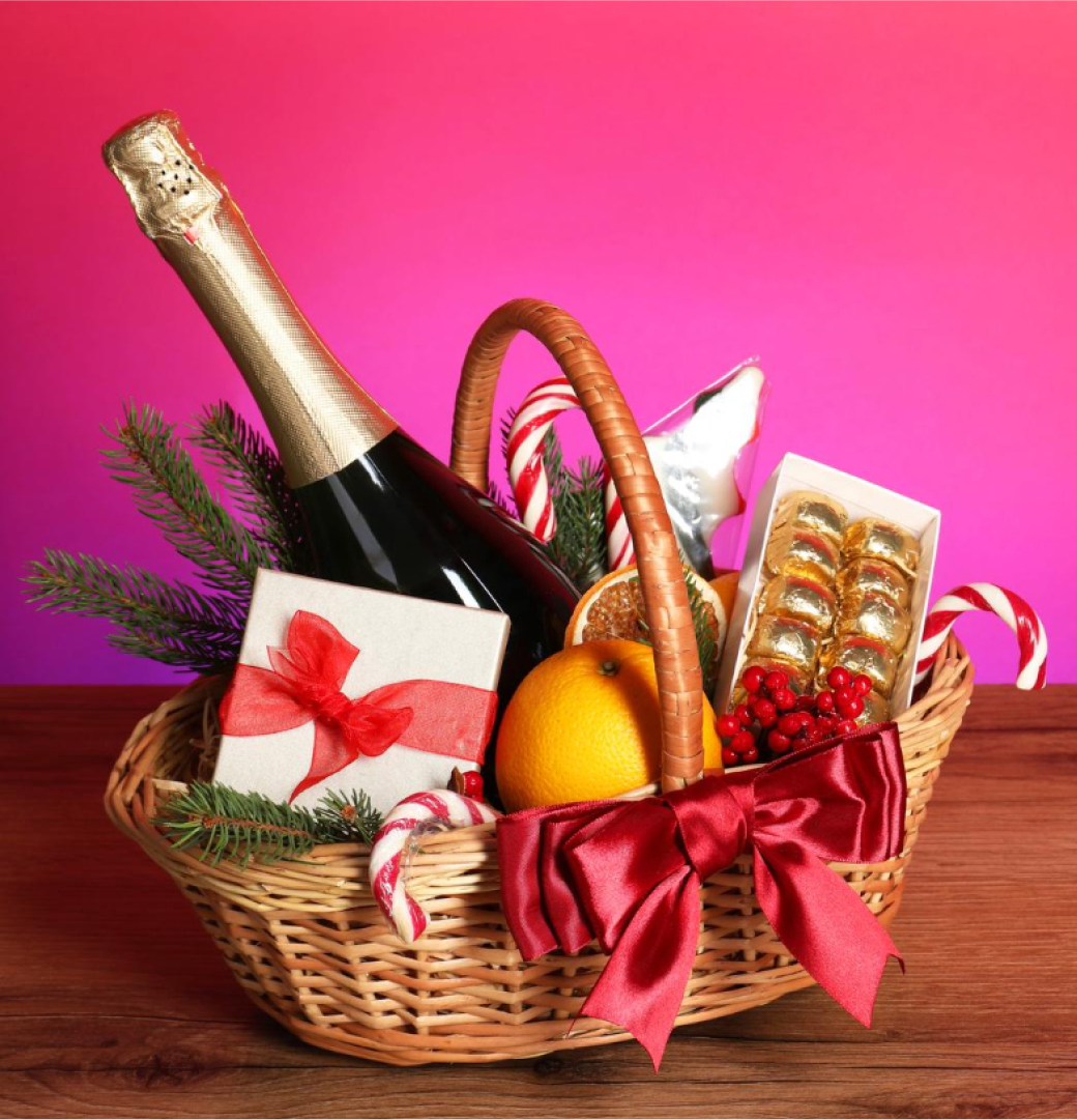 Model of a Christmas basket