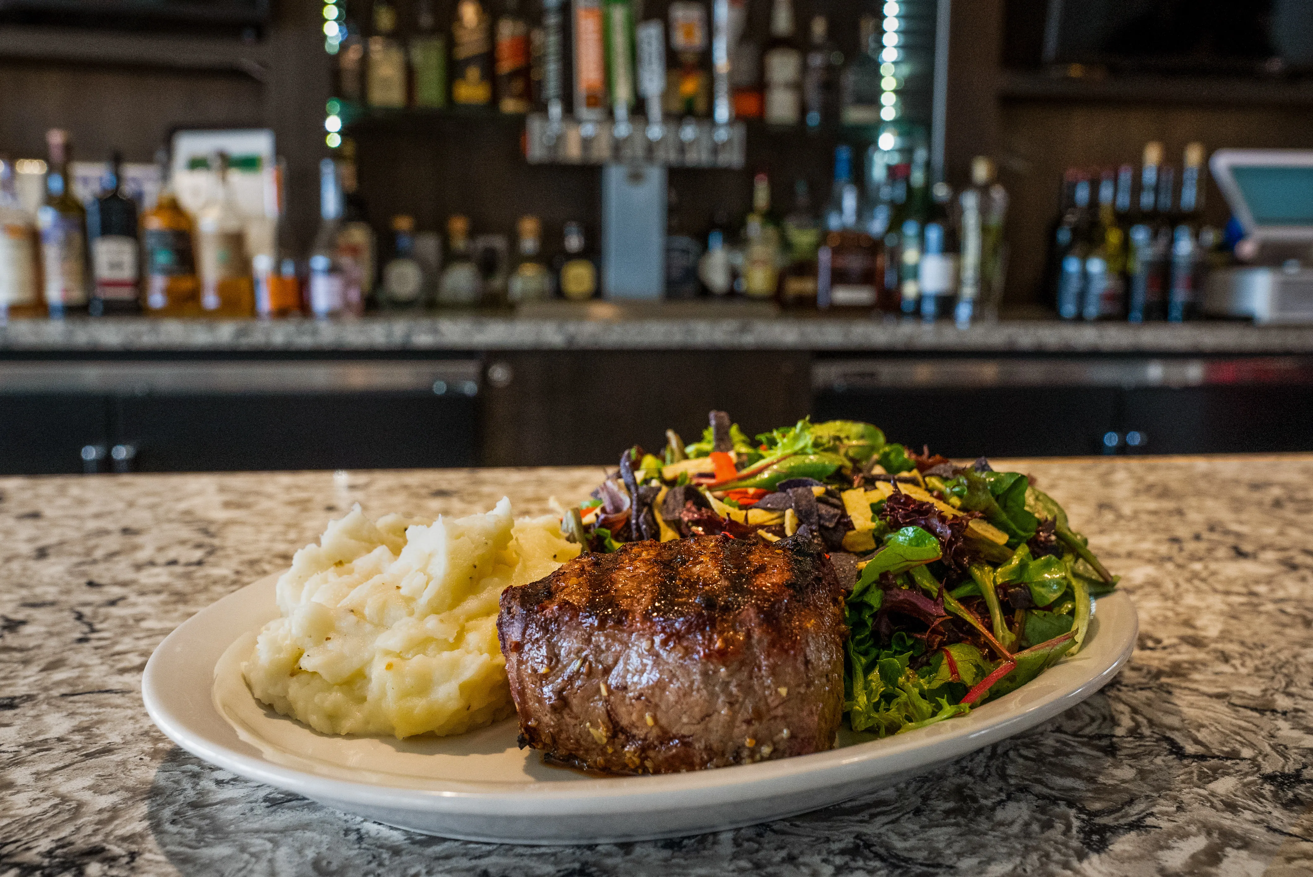 4 Bars (and a Lounge) With Delicious Food in Oakland