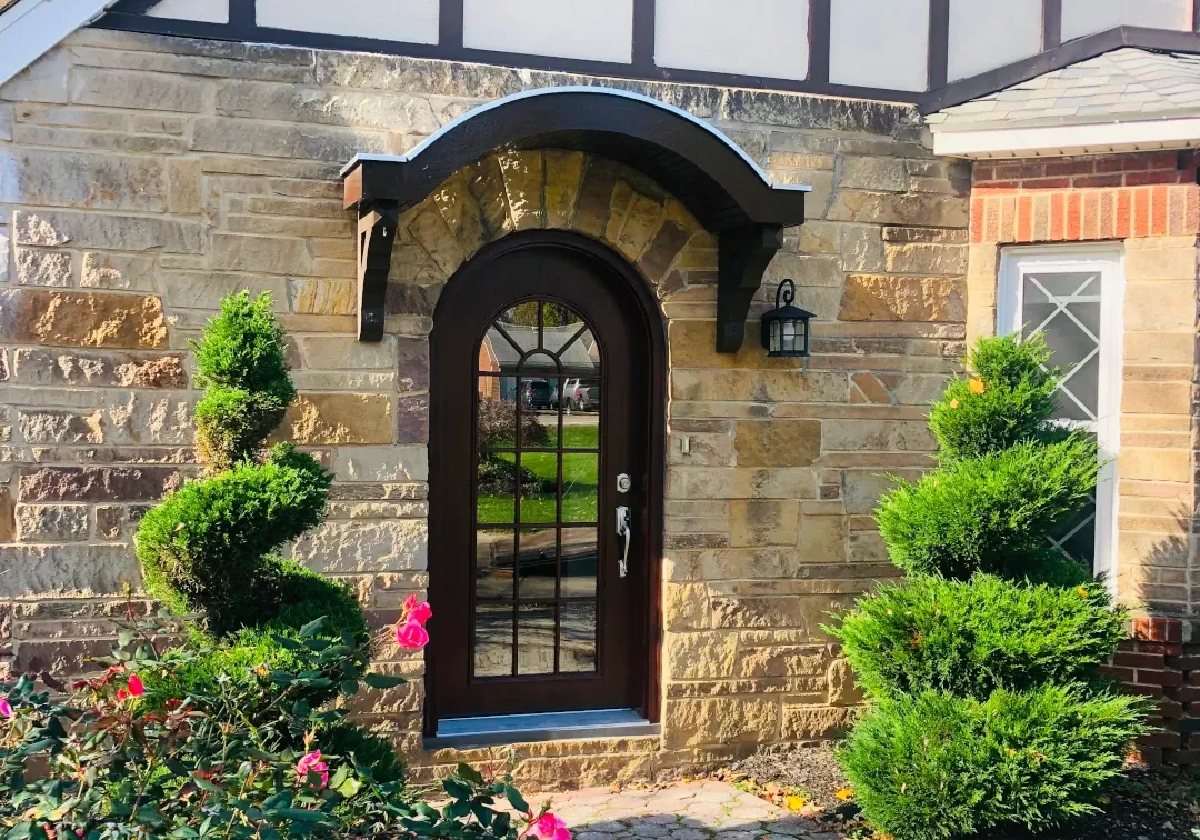 rounded door with roof