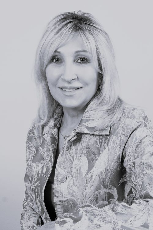 Black and white headshot of Manuela da Silva.