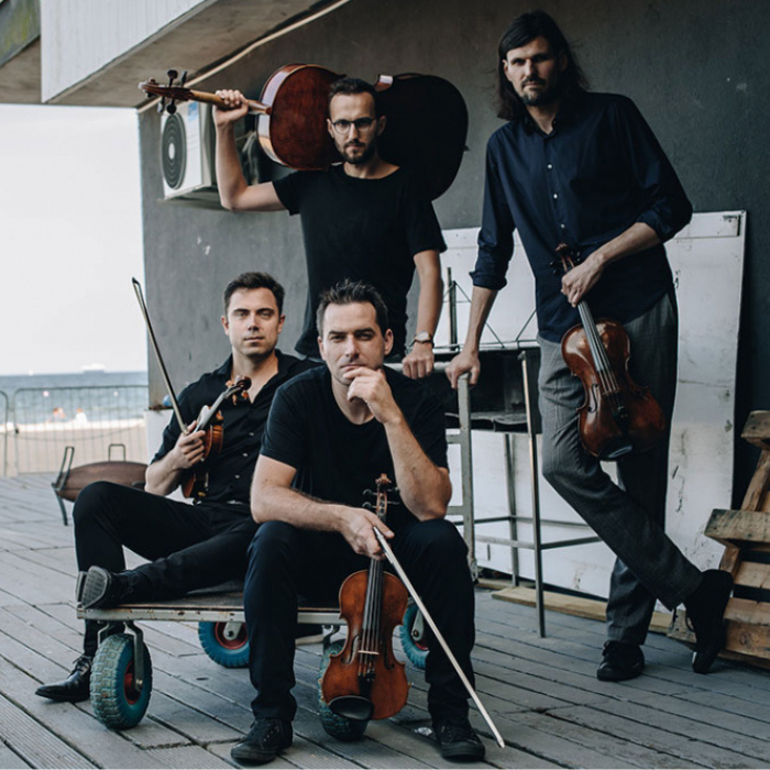 Atom String Quartet. Czołowy polski kwartet smyczkowy wykonujący muzykę z pogranicza jazzu i muzyki klasycznej. 