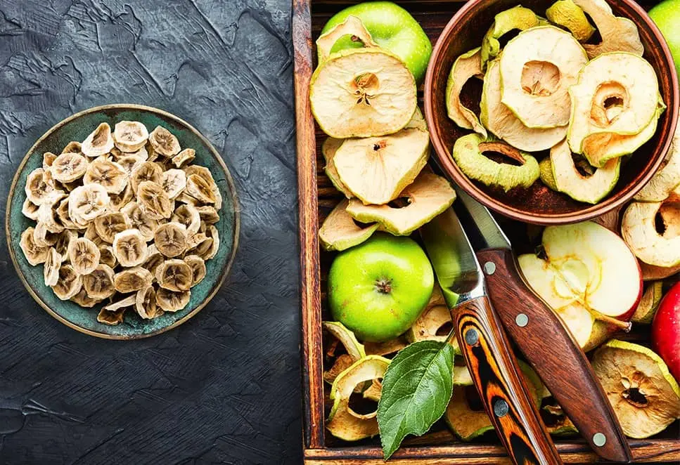 https://cdn.prod.website-files.com/61e0fa929309351125346568/63290c4302602805c8ada1bf_Apple-%26-Banana-Ring-Chips.webp
