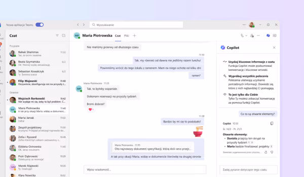 Zrzut ekranu czatu w aplikacji Teams z rozmową między użytkownikami oraz panelem Copilot po prawej stronie pokazującym sugestie i informacje.
