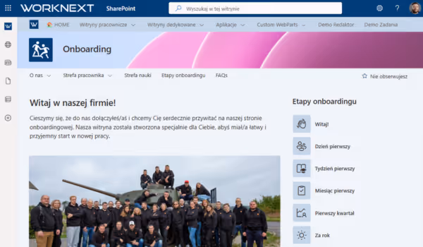 Strona onboardingowa firmy Worknext w SharePoint z powitaniem i zdjęciem grupy pracowników przy czołgu.