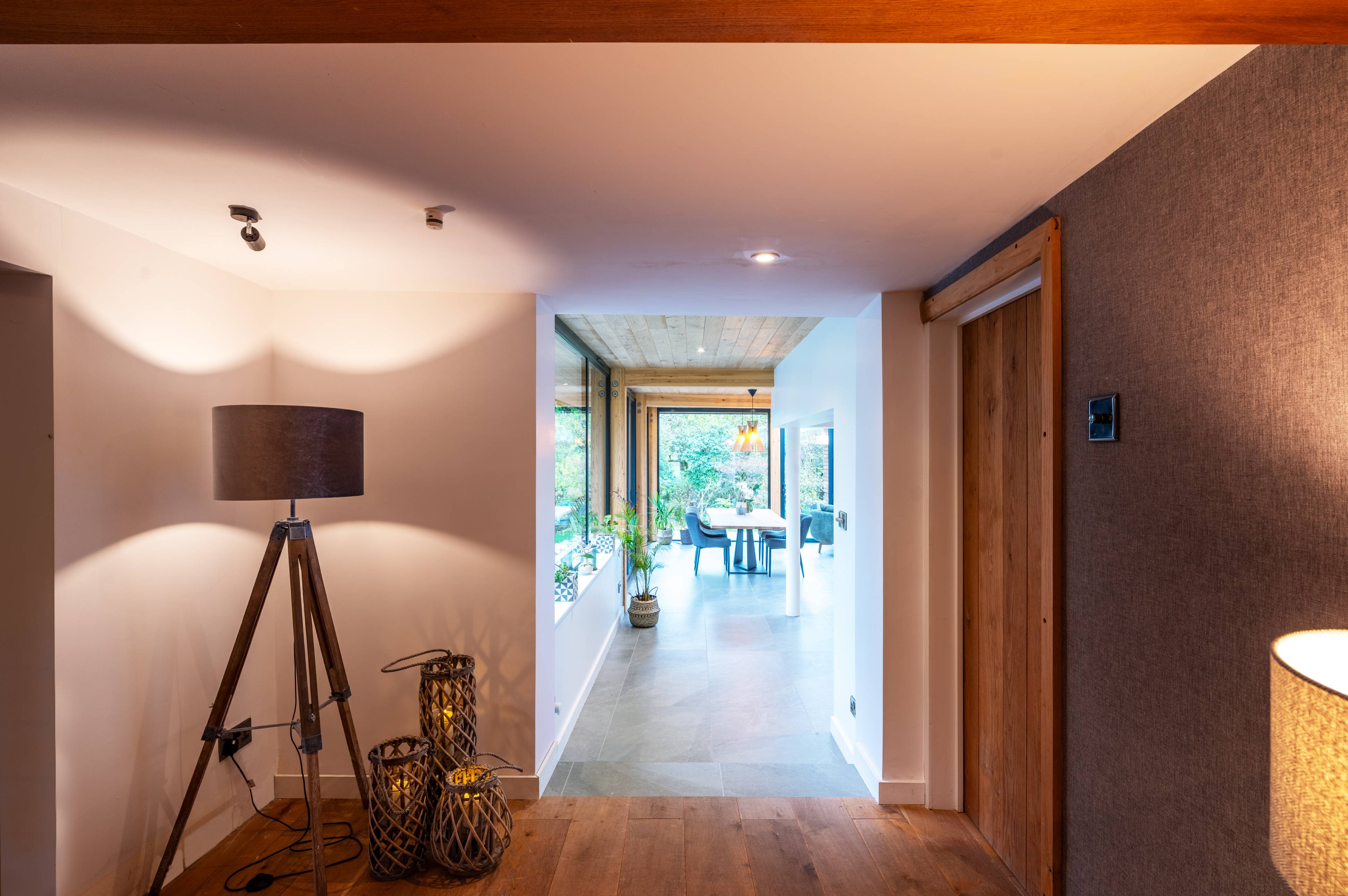 Why Some Homes Feel Instantly Comfortable (and Others Never Quite Do)
