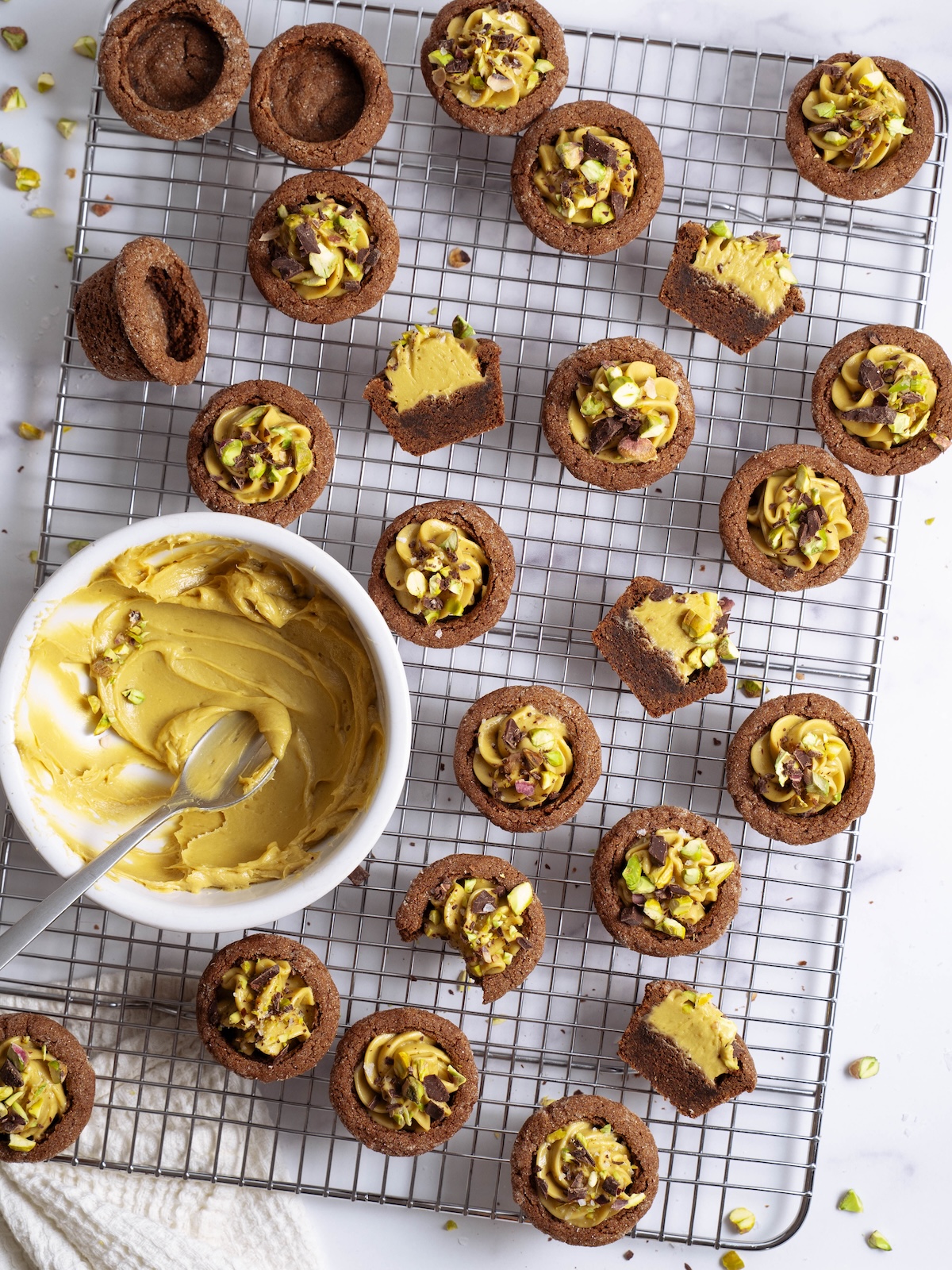 Pistachio chocolate cookie cups
