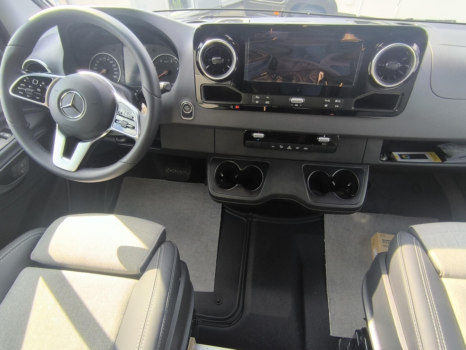 Pössl Roadstar X Mercedes 190 PS 2025 Bild 9