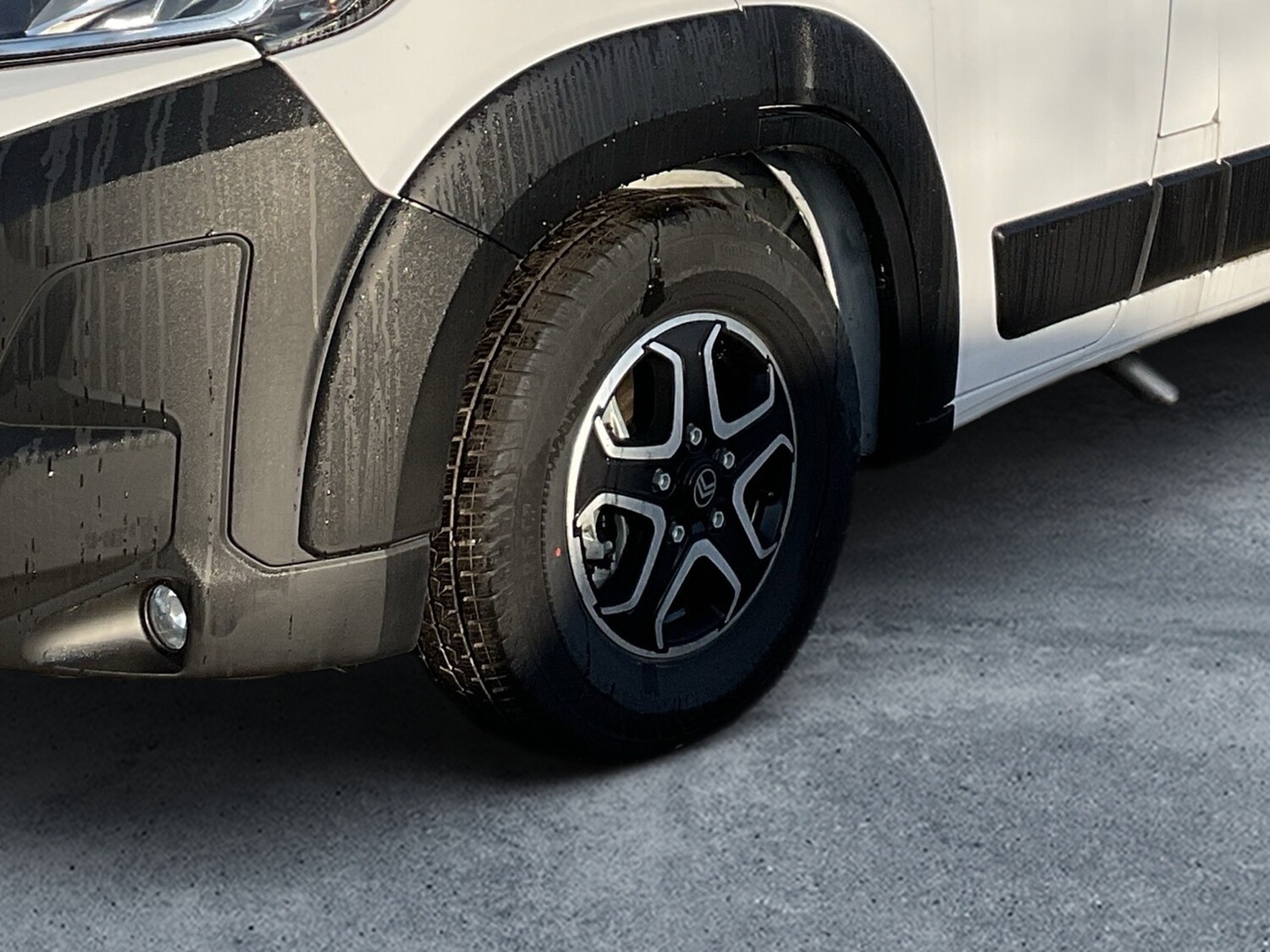 Pössl 2Win R Plus Citroen 140 PS inkl. Aufstelldach 2025 Detailbild 4