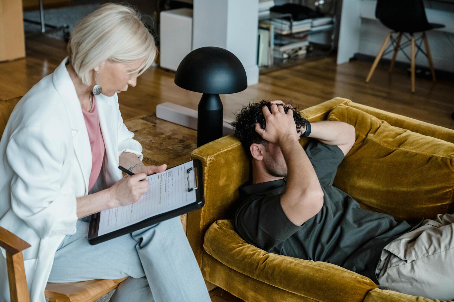 What Happens in a Psychiatric Consultation? A Guide to Everyday Questions and Answers