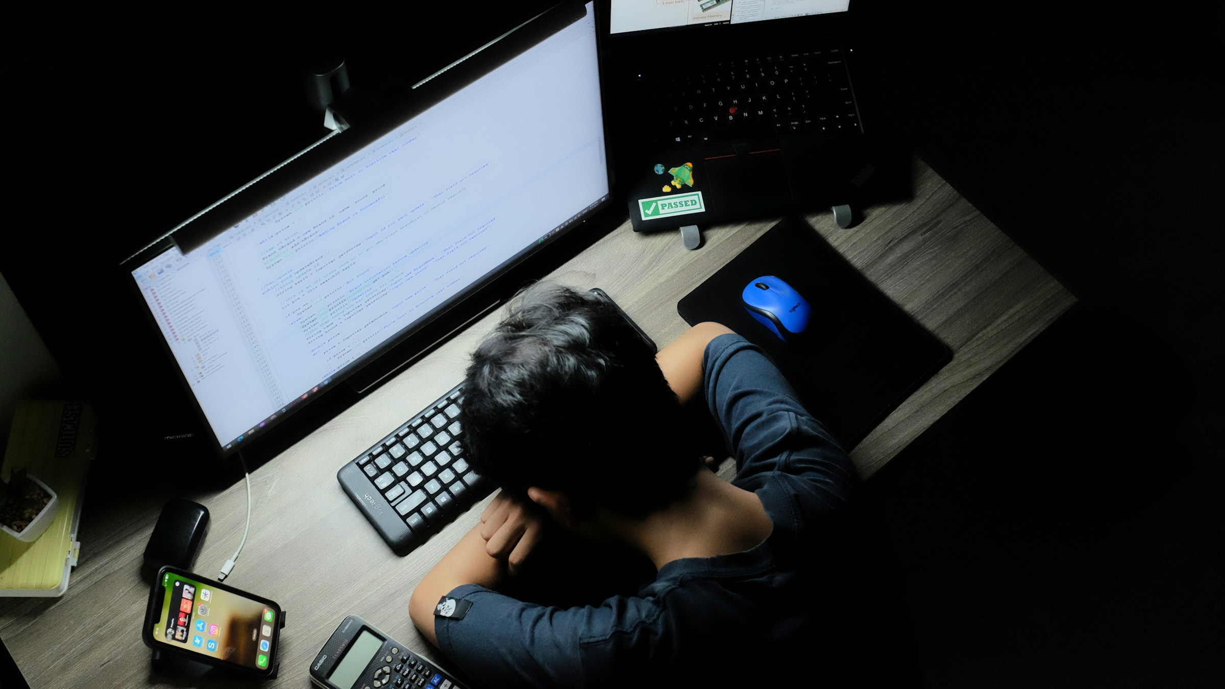 Trouble focusing? Poor sleep may be to blame. Find out how sleep loss disrupts concentration and what strategies can help you regain mental sharpness.