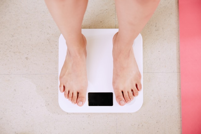 Sleep Deprivation & Weight Gain: How Lack of Sleep Silently Sabotages Your Weight