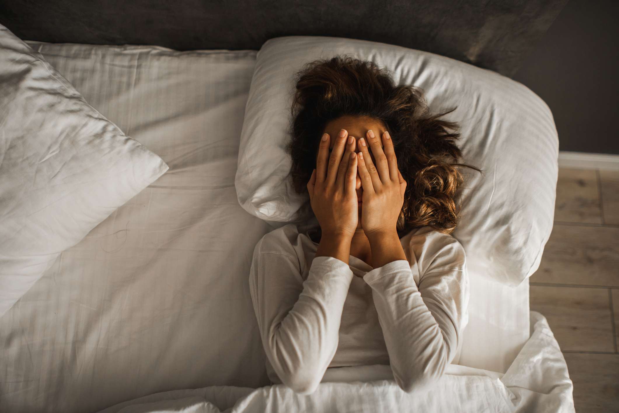 Sleep anxiety and insomnia create a vicious loop that feeds on itself. Learn how they’re connected and the proven steps that help you break the cycle.