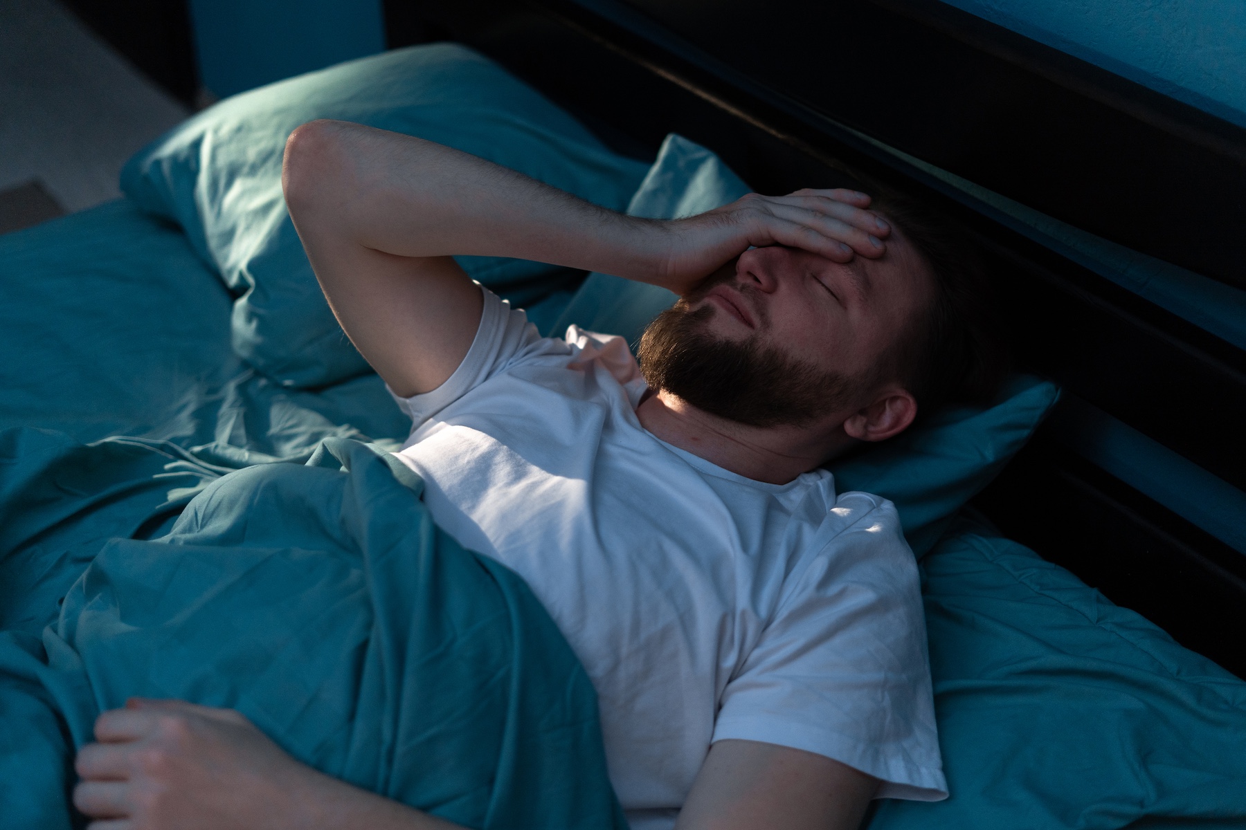 Why does your body jolt awake at night in fight-or-flight mode? Learn how sleep anxiety, stress hormones, and hyperarousal disrupt sleep, and what helps.