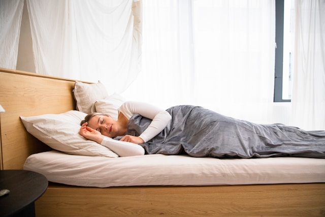 What evening habits help improve sleep quality?
