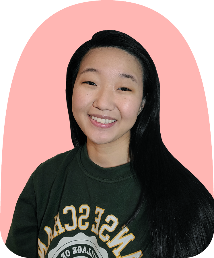 Euni smiling against a pink background