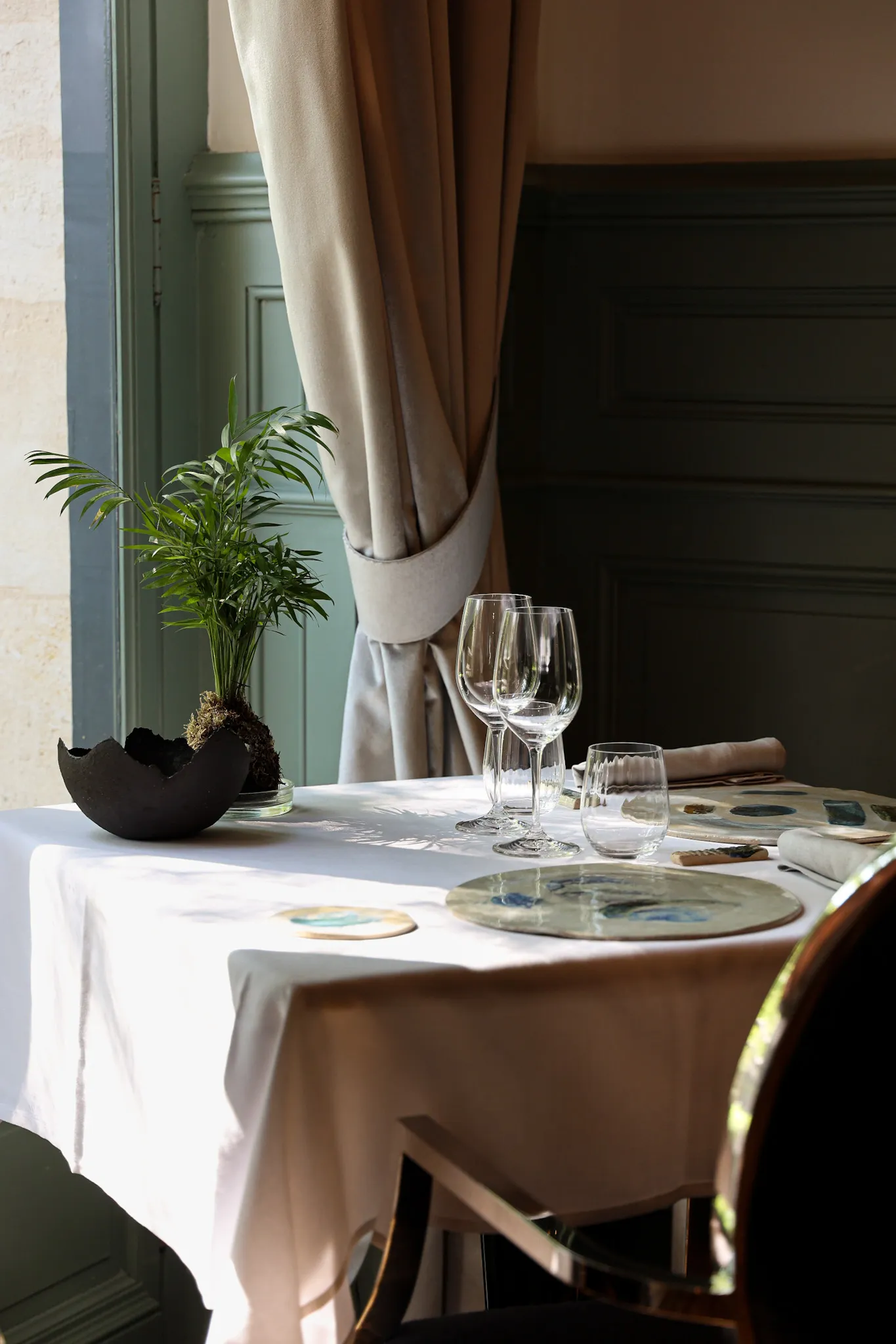 Room of the gastronomic restaurant La Table de Montaigne in Bordeaux