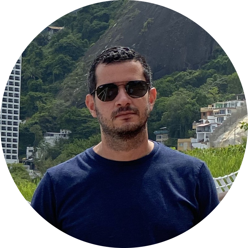 Jose Vilches, CEO at SIM Store
