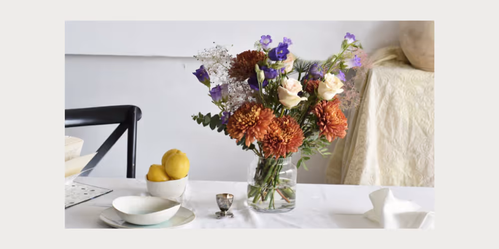 A table top with fesh flowers