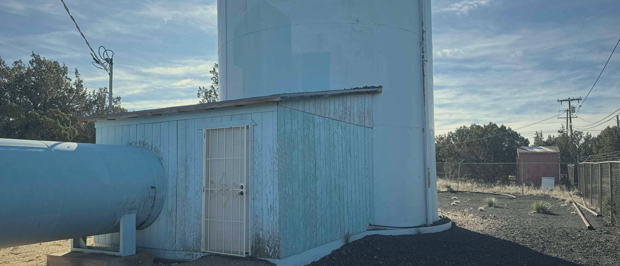 Water storage tank and pressure vessel