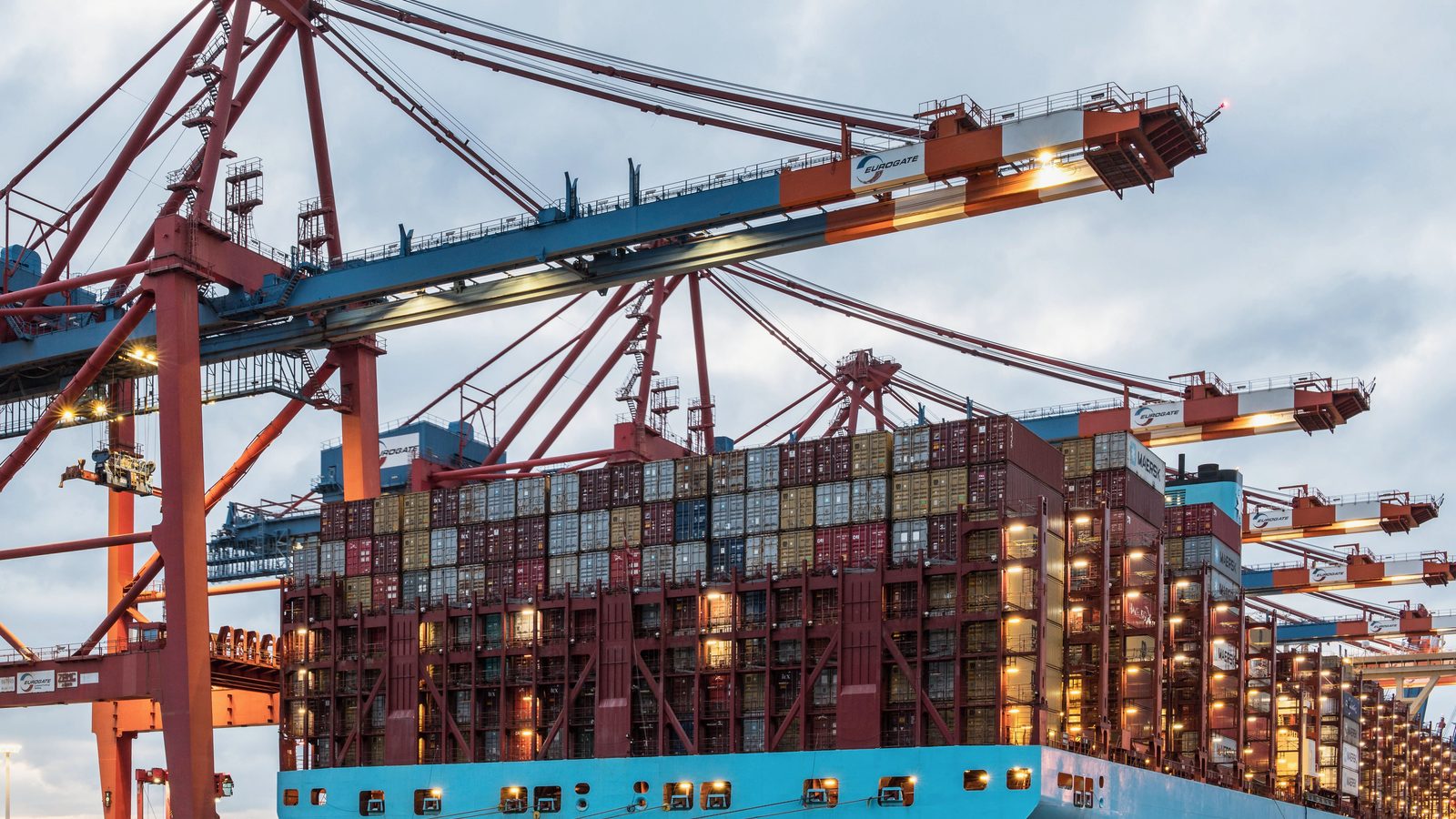 The Bullwhip Effect in Supply Chains, Explained