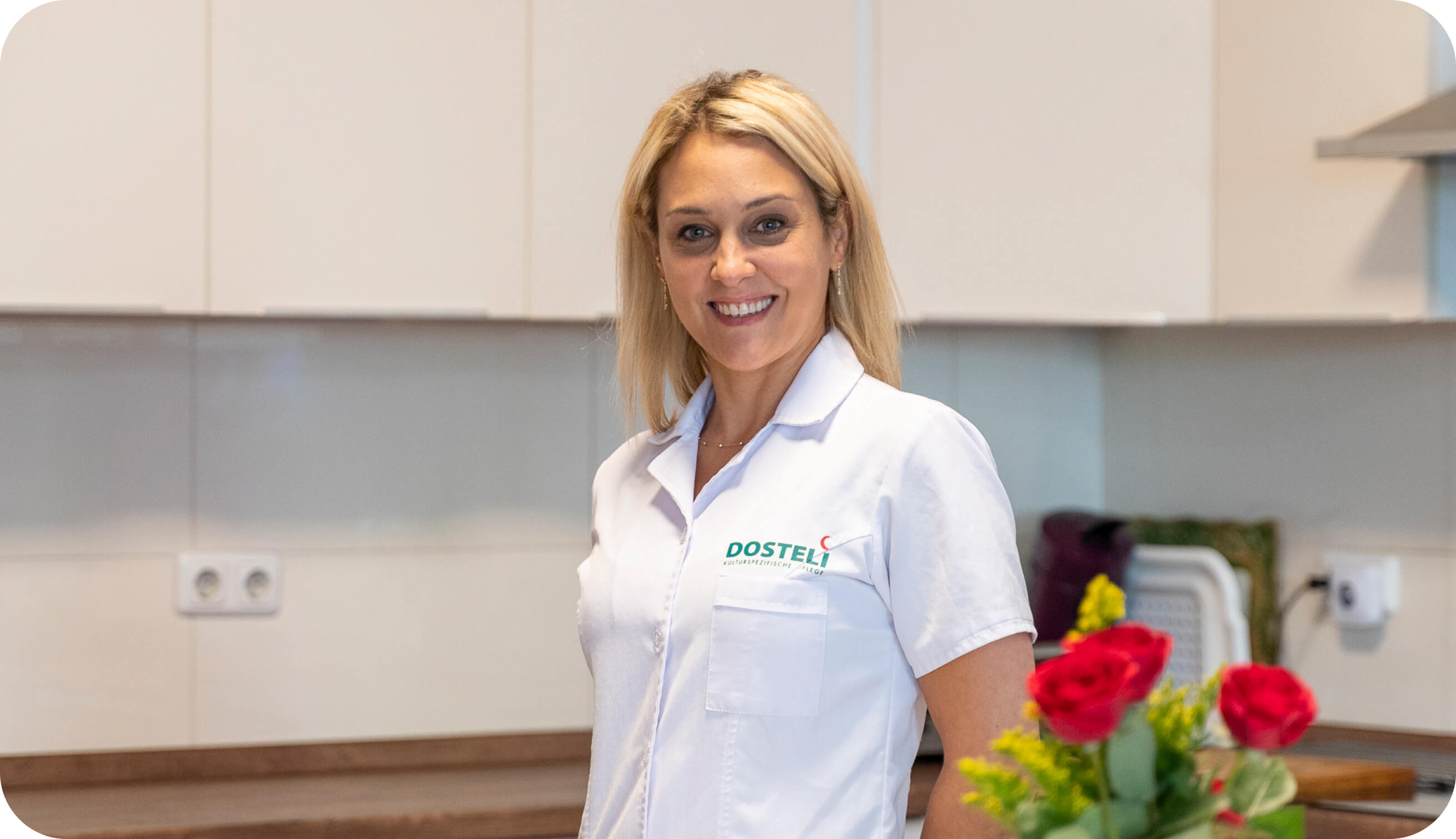 Die Ärztin lächelt