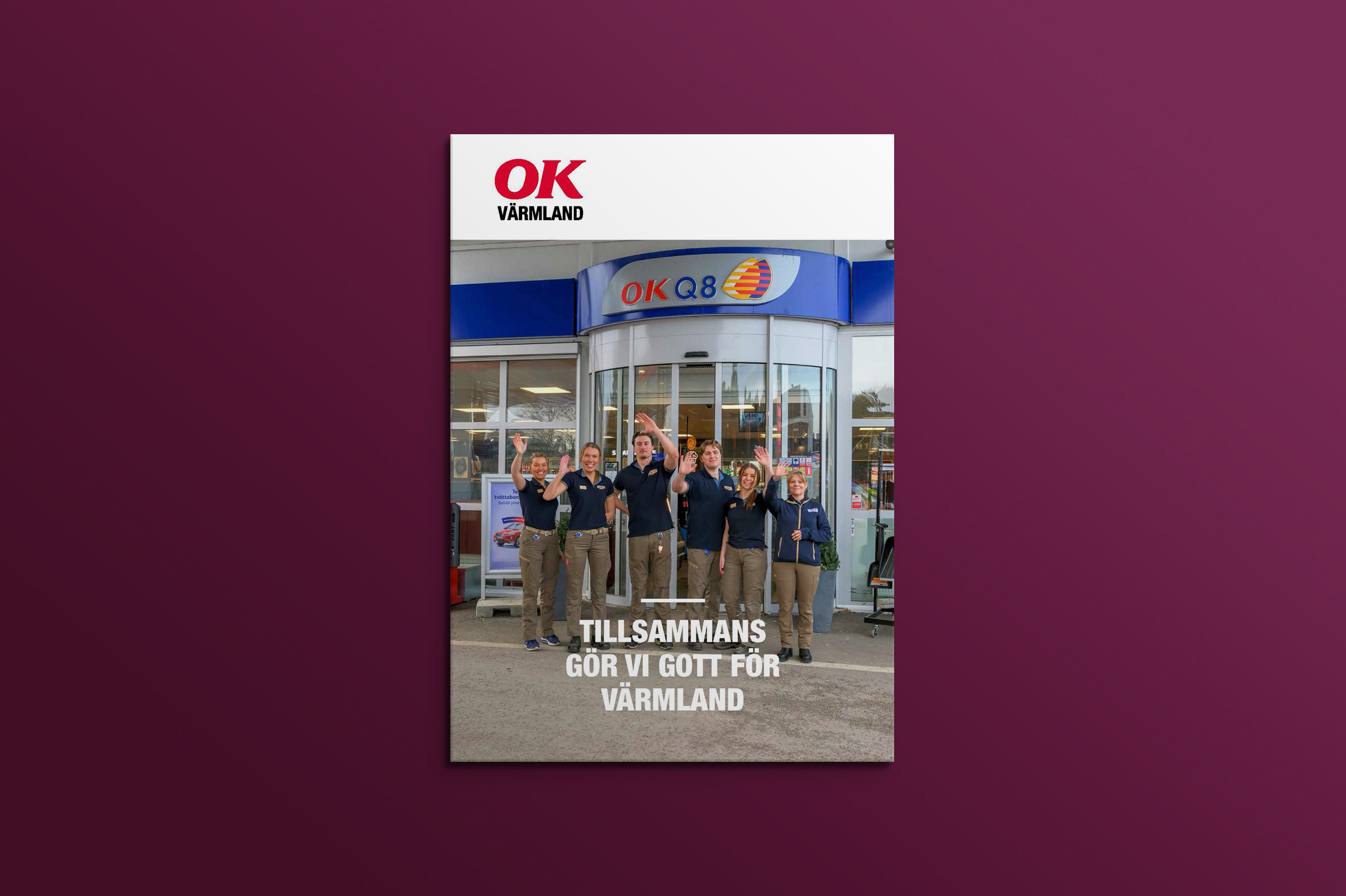 Ambassadör för OK Värmland lägger fram bullar.