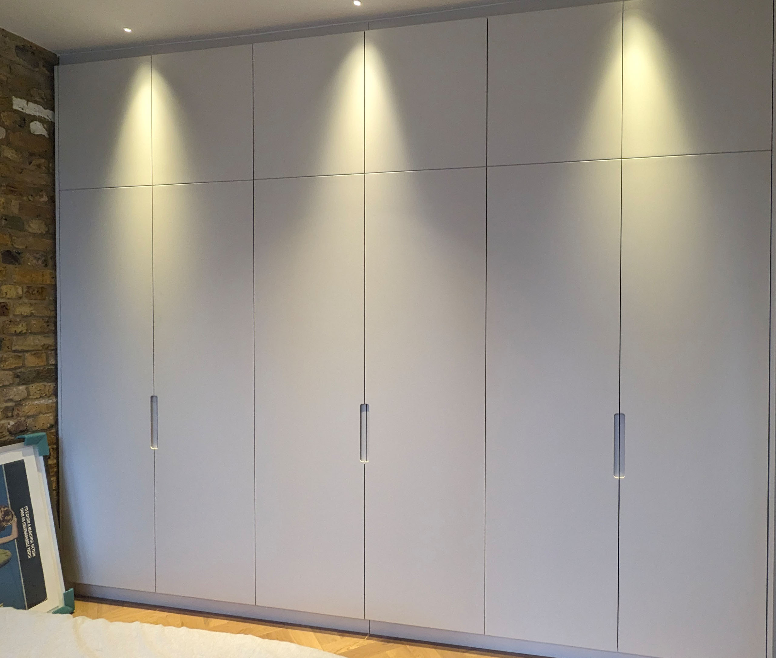 spacedin-modern-minimal-wardrobe-recessed-fingerpull