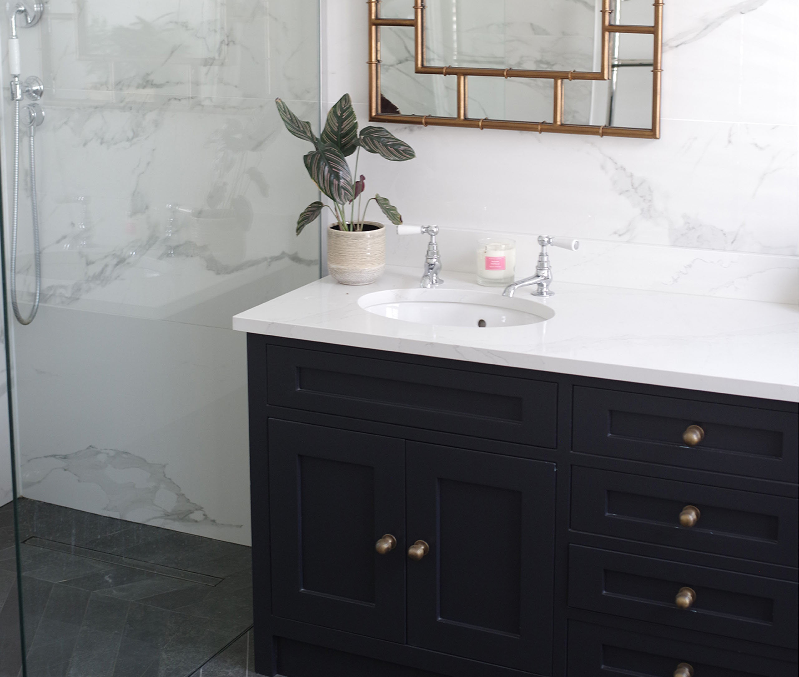 spacedin-Shaker-vanity