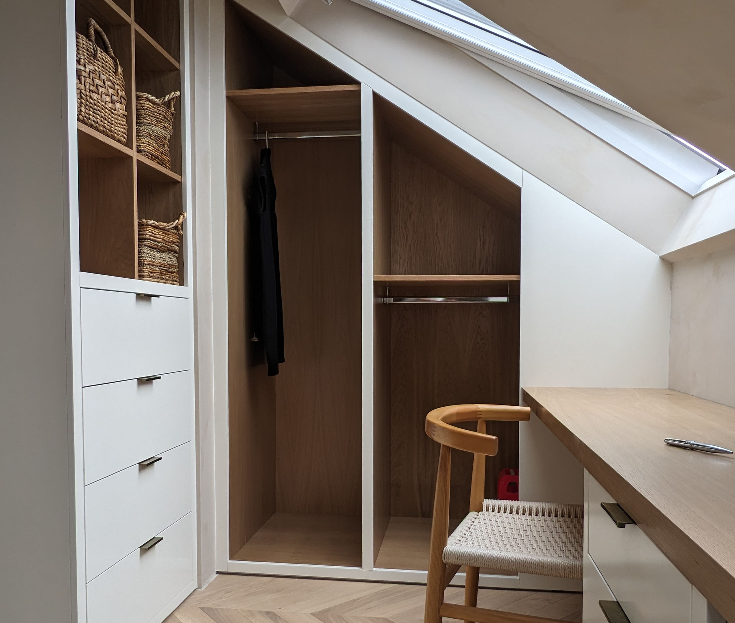 spacedin-loft-dressing-room-sleeping