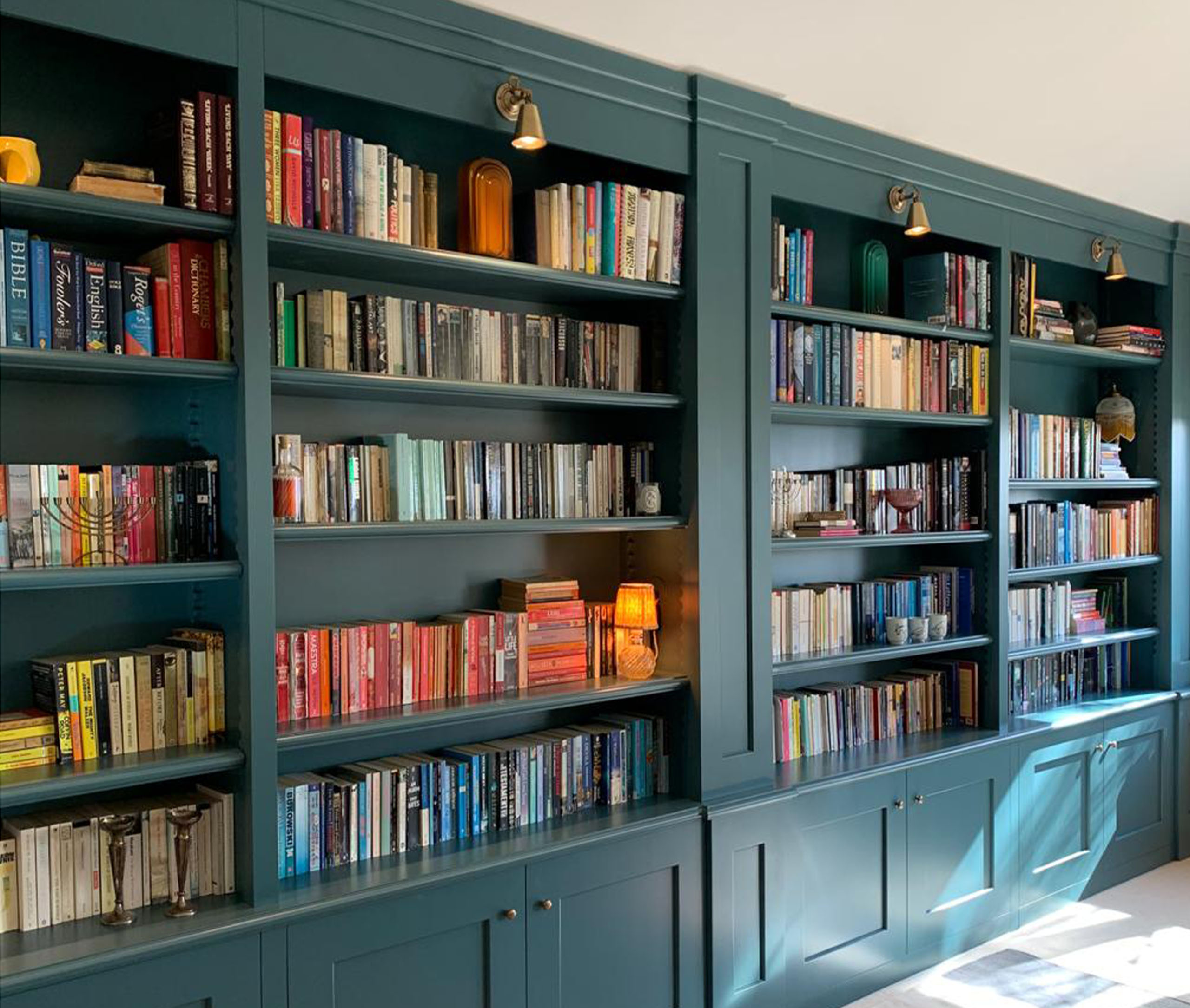 spacedIn-large-traditional-bookcase-living