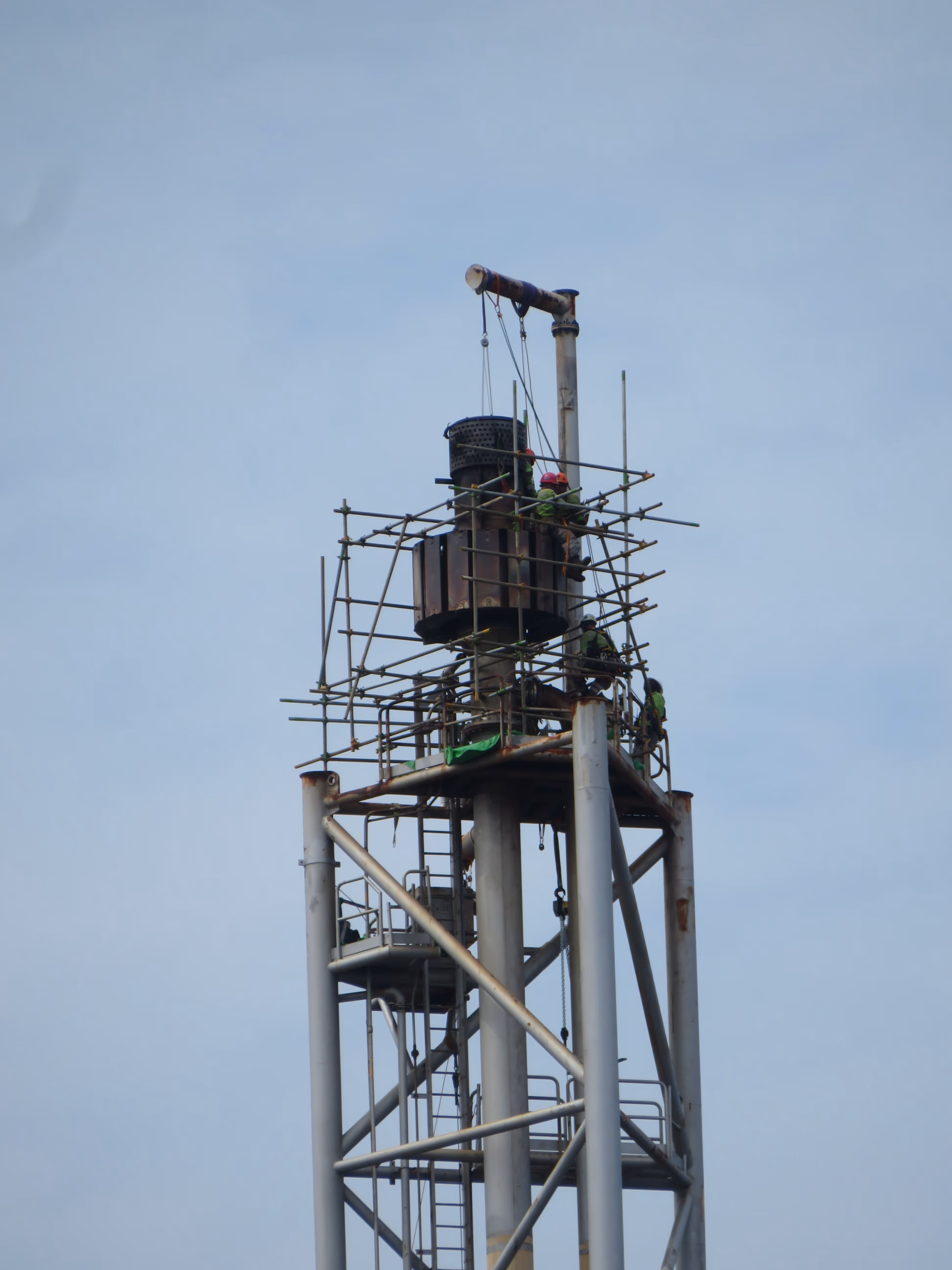 Sometimes the davit system that is installed on top of the flare tower can be used to replace flare tips. This requires thorough load testing at the start of the shutdown.