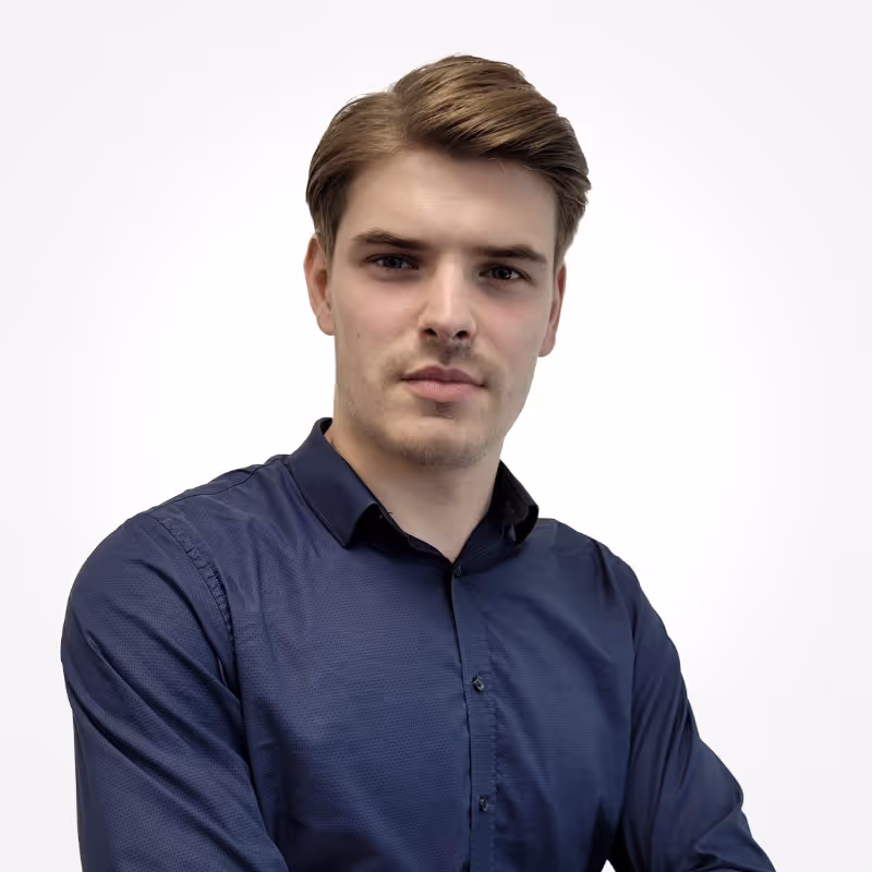 Lenny van den Braak, Sales Manager of Conbit, spearheading Western African market strategies at NOG Energy Week, facilitating discussions on lifting solutions and market expansion.