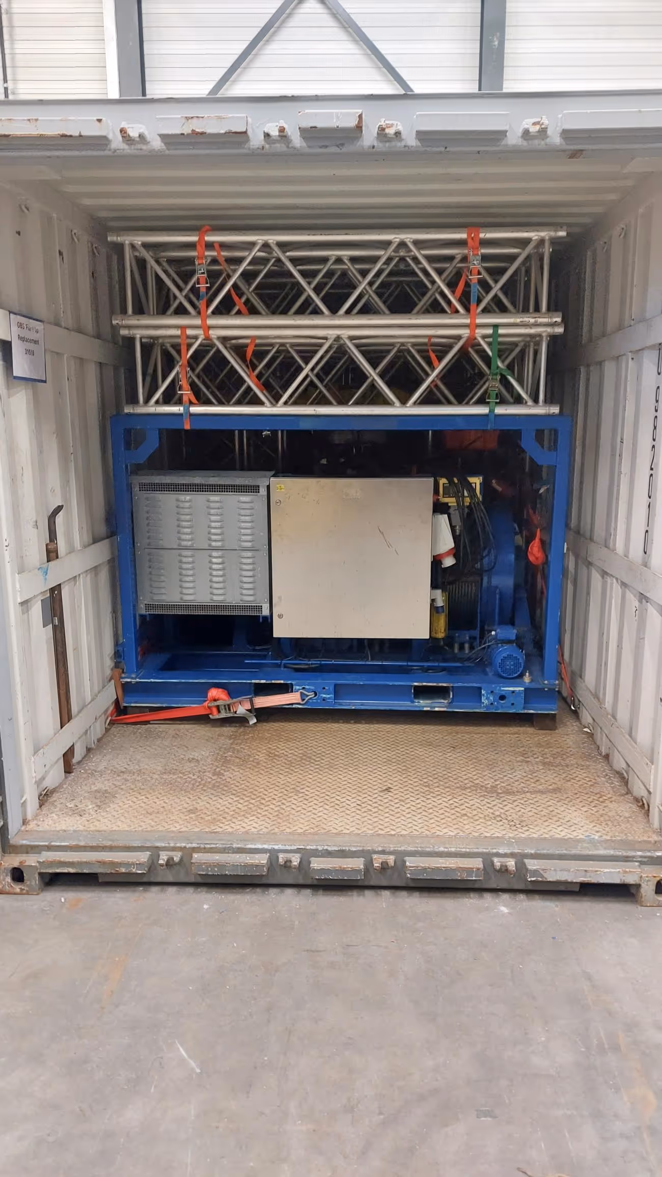 20' DNV certified offshore containers are used to transport Conbit equipment all over the world. This equipment is used for lifting at offshore platforms.