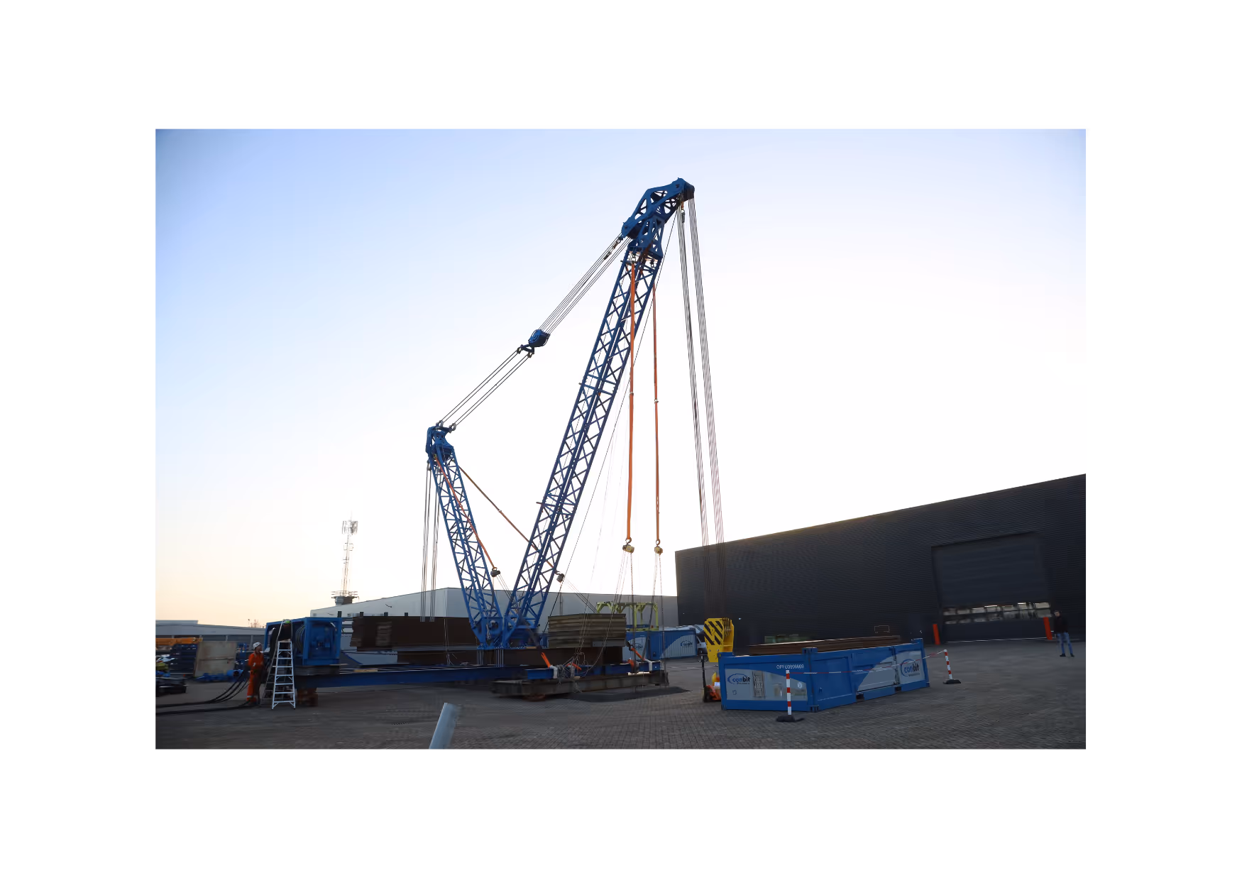 The SL900 Lifting System is a modular lifting system that can be installed on any offshore asset and perform lifts upto 150 MT.