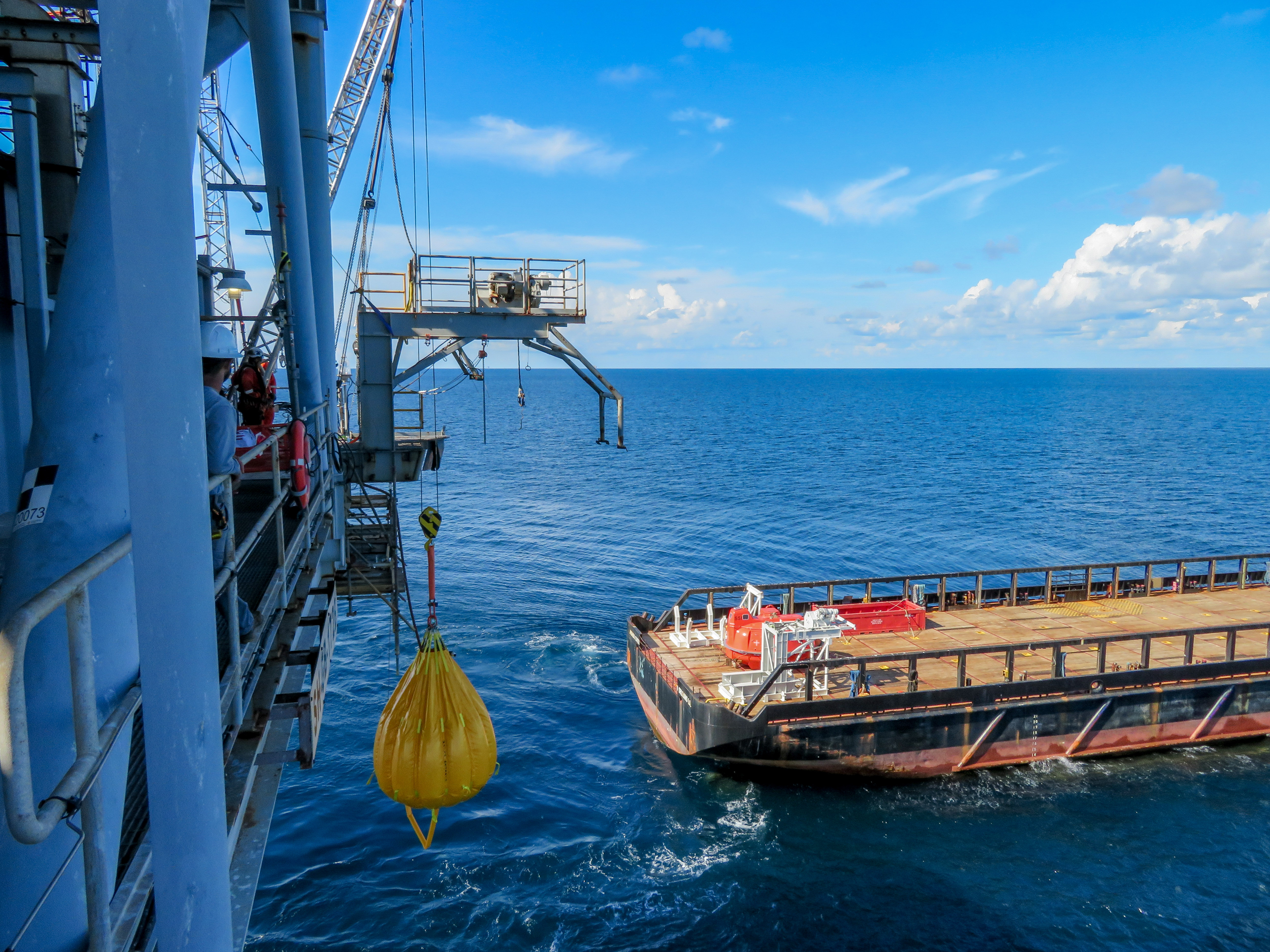 Offshore load test with water bag