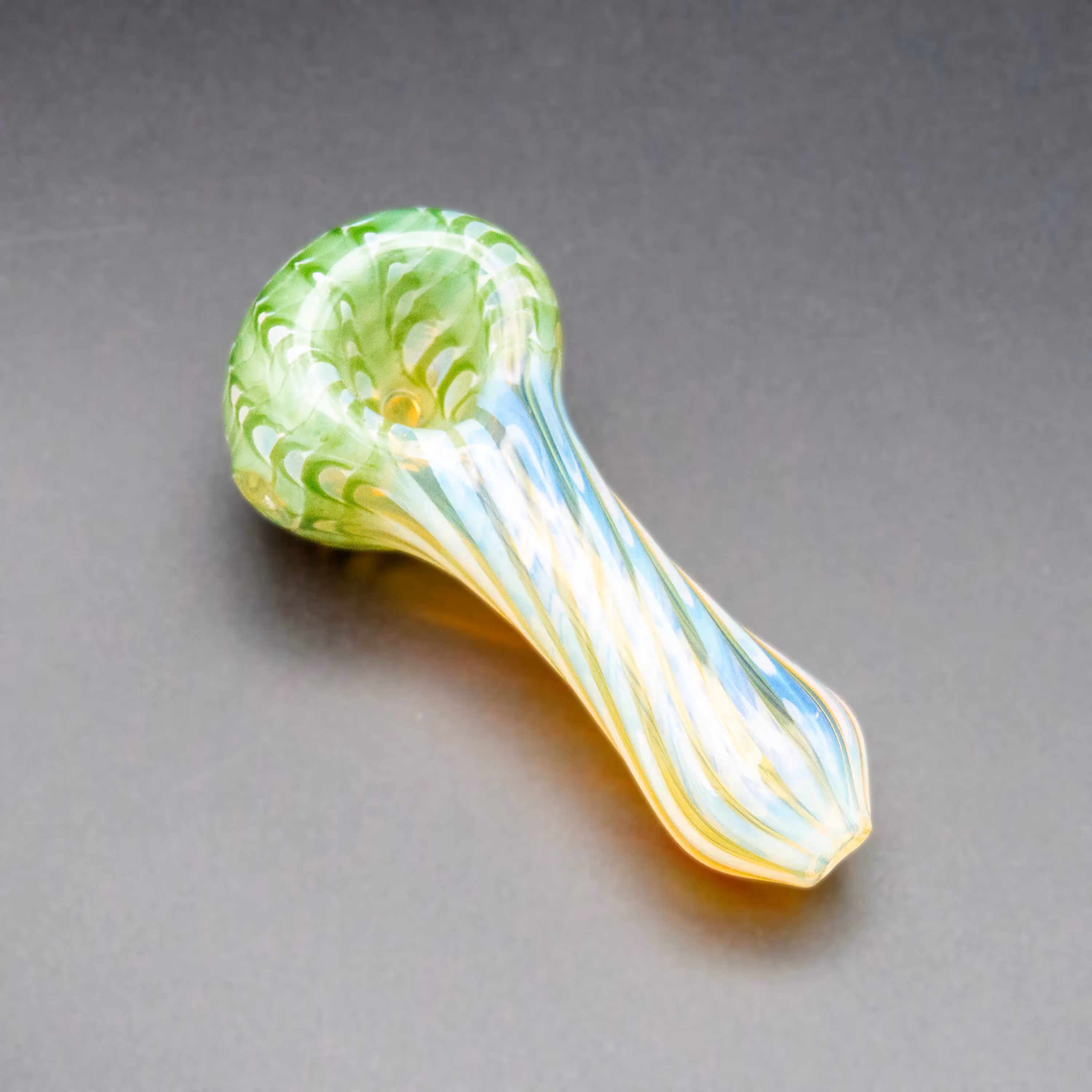 Fume and Color WR Fume Scallop Pipe | Rainbow Gabe