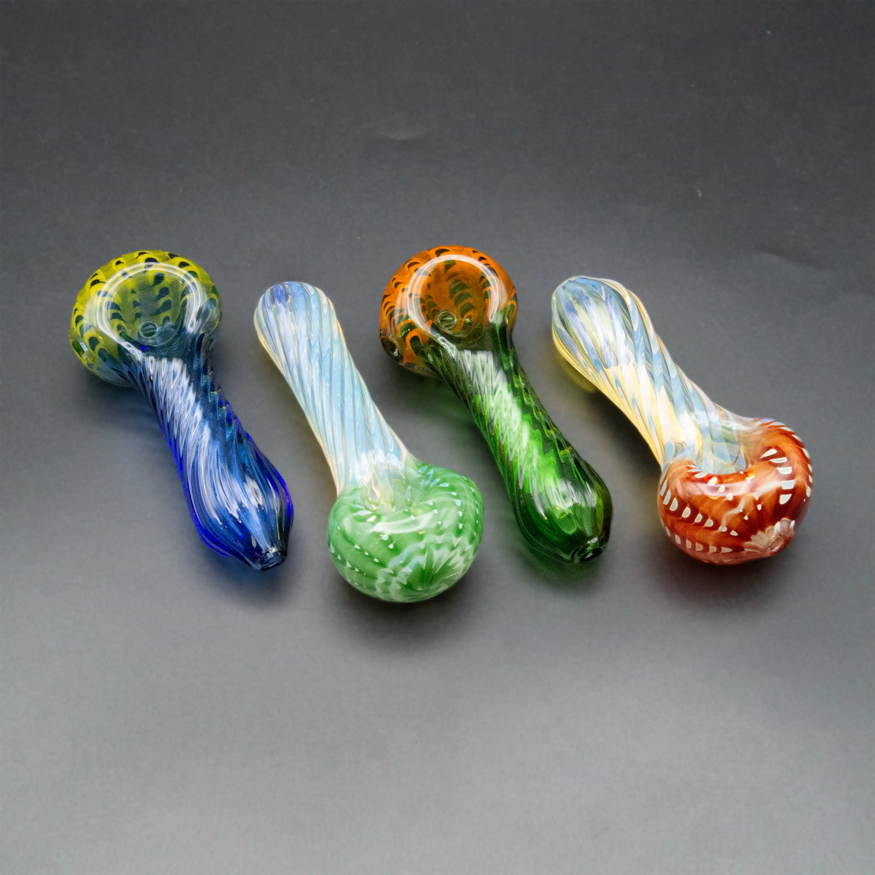 Color Cap and Raised Fume Scallop Pipe | Rainbow Gabe