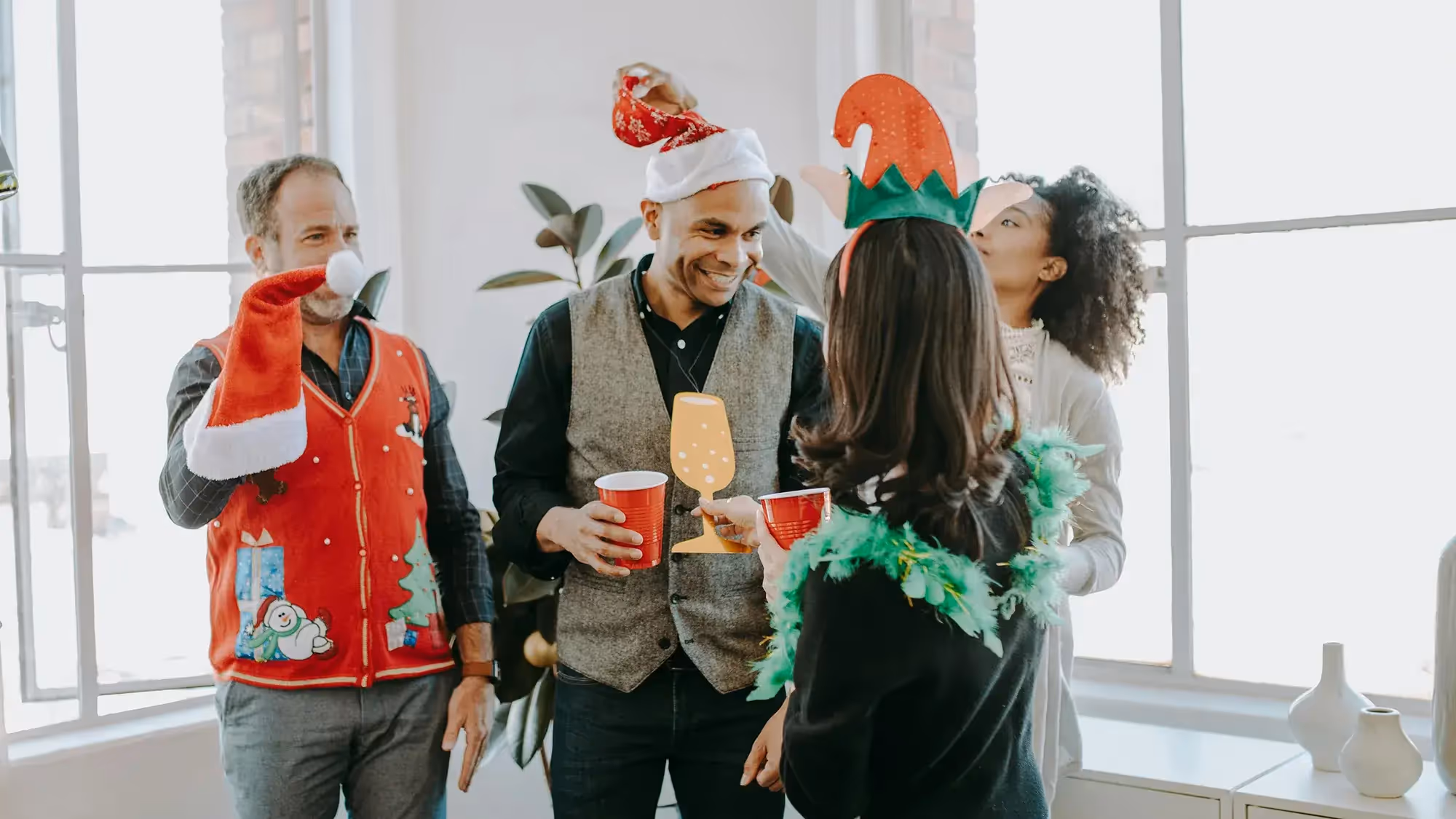 28 Fun and engaging Team-Building Activities For Christmas 2024