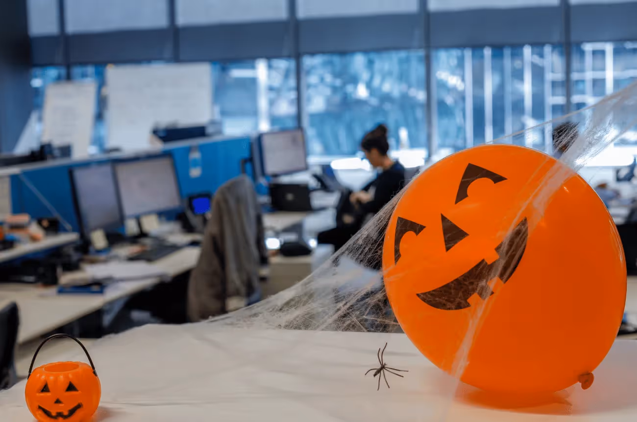 21 Fun and Engaging Team-Building Activities For Thanksgiving 2024