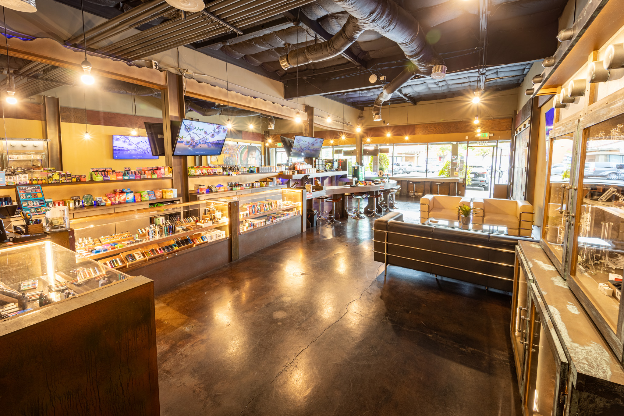 E-Cig Vault counter and product wall