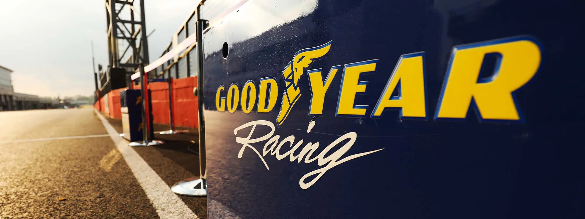 Double Donington Park win hands Cammish early BTCC lead